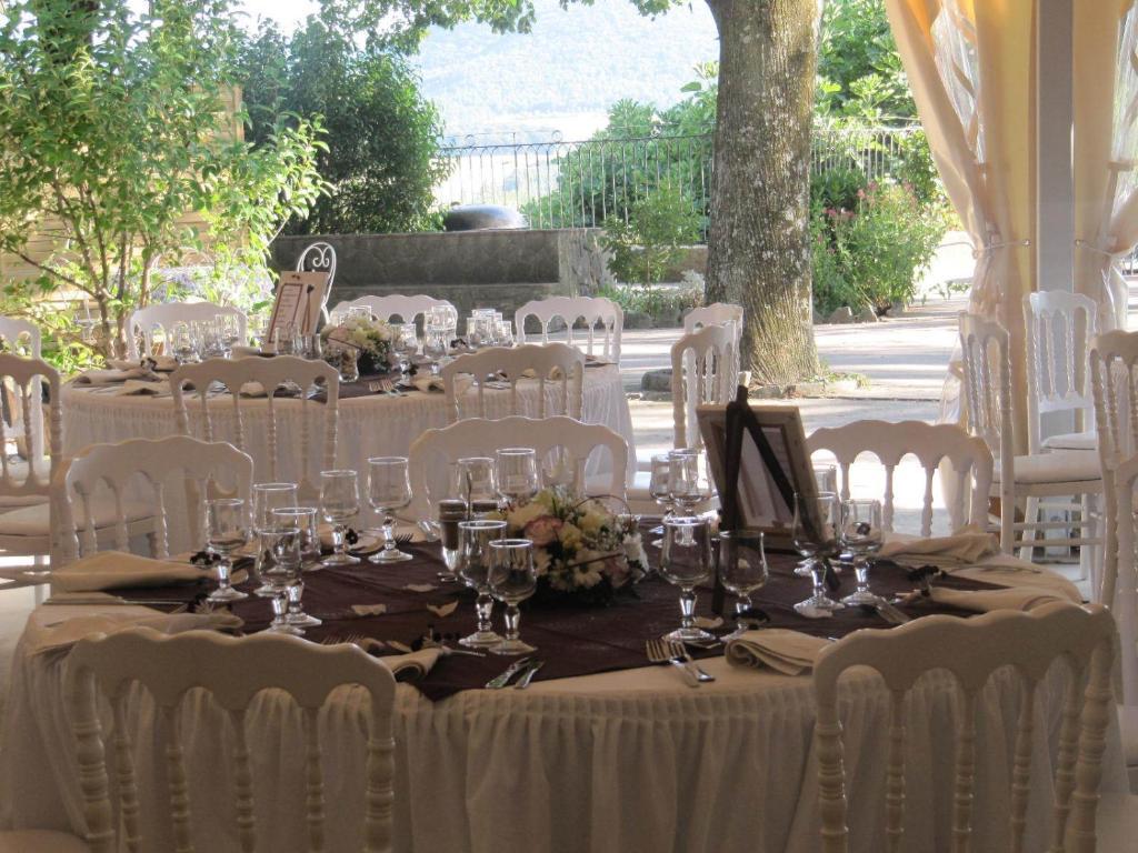 Le Castel Du Mont Boise Hotell Montboucher-sur-Jabron Exteriör bild