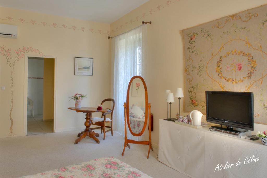 Le Castel Du Mont Boise Hotell Montboucher-sur-Jabron Exteriör bild